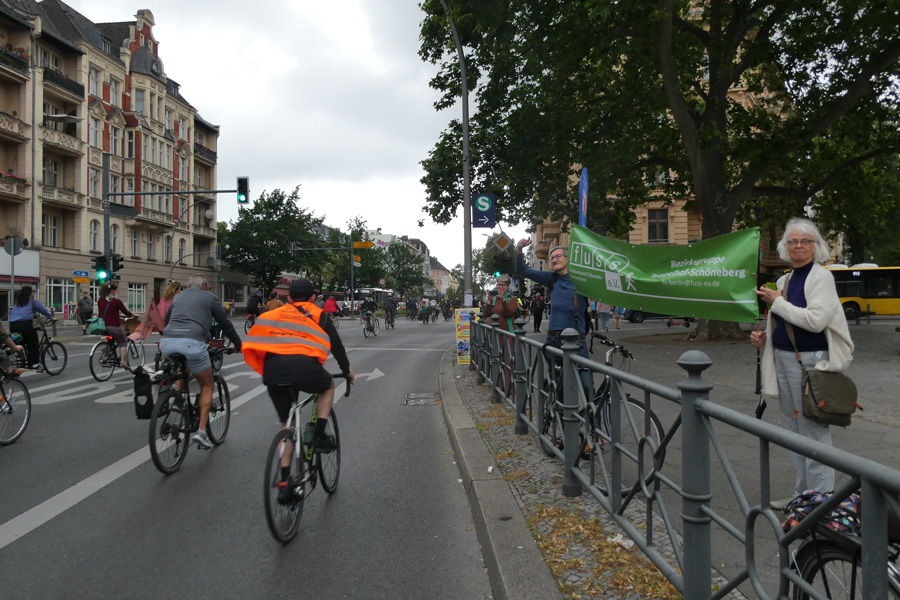 Fahrrademonstration Hauptstraße SV FUSS  Bezirksgruppe Tempelhof-Schöneberg