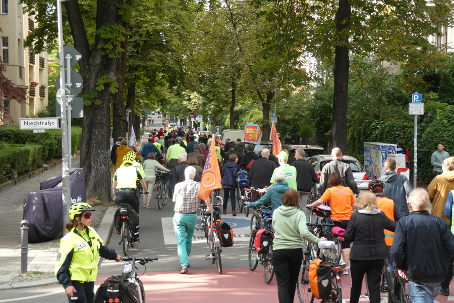 Seniorenvertretung Tempelhof-Schöneberg Anradeln Anspazieren gemeinsamer Gang zum Perelsplatz